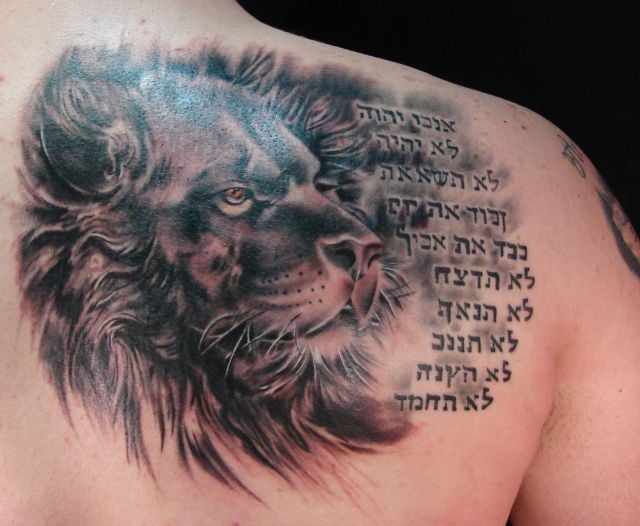Que symbolise un lion sur un tatouage ?