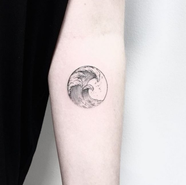 Que symbolise un tatouage minimaliste ?