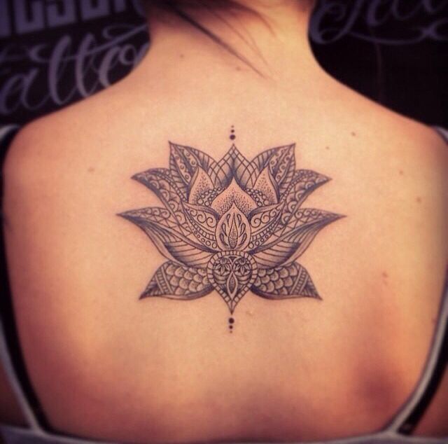 tatouage fleurs 39