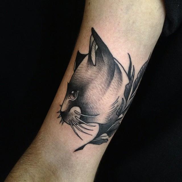 tatouage chat 53