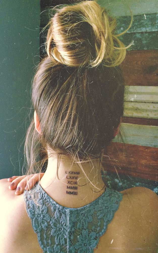 Tatouages sur le cou ou la nuque (pour les FEMMES) : 90 dessins HD