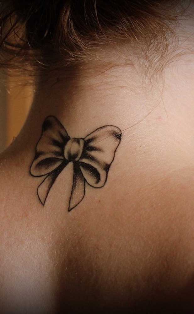 tatouage cou 11