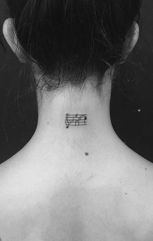 tatouage cou 85