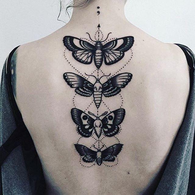 tatouage dos pour femme 147