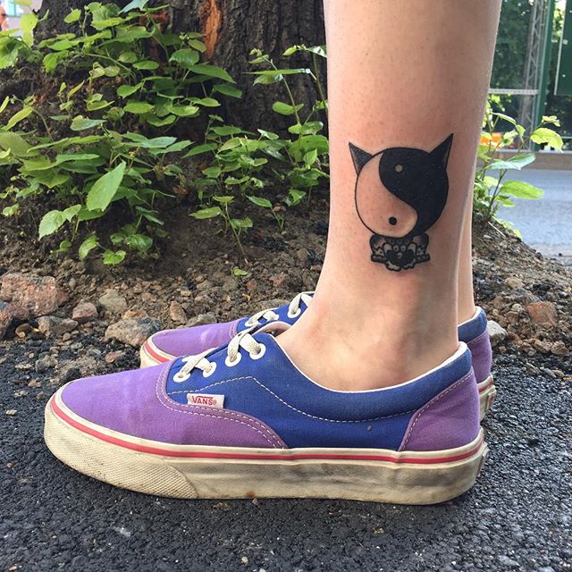 tatouage femme jambe 173