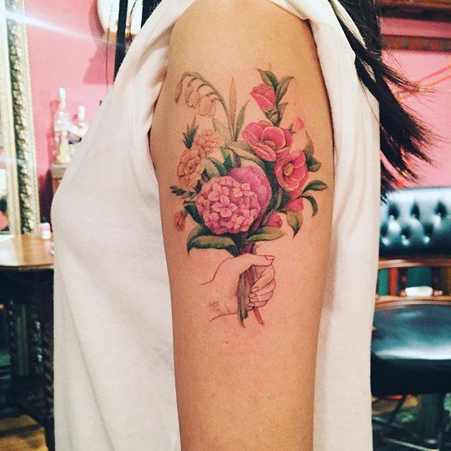 tatouage fleur 19