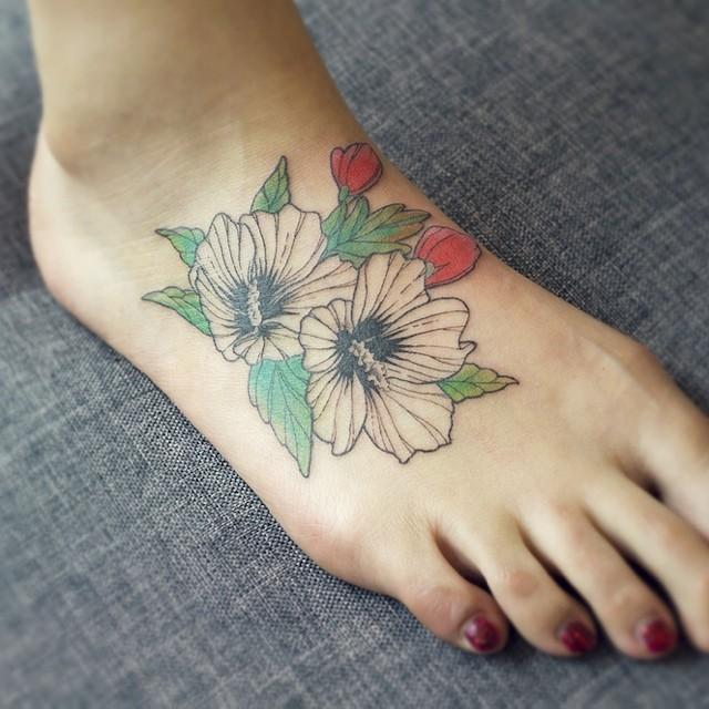 tatouage fleur 99