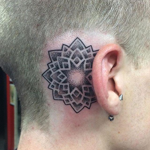 tatouage mandala 105