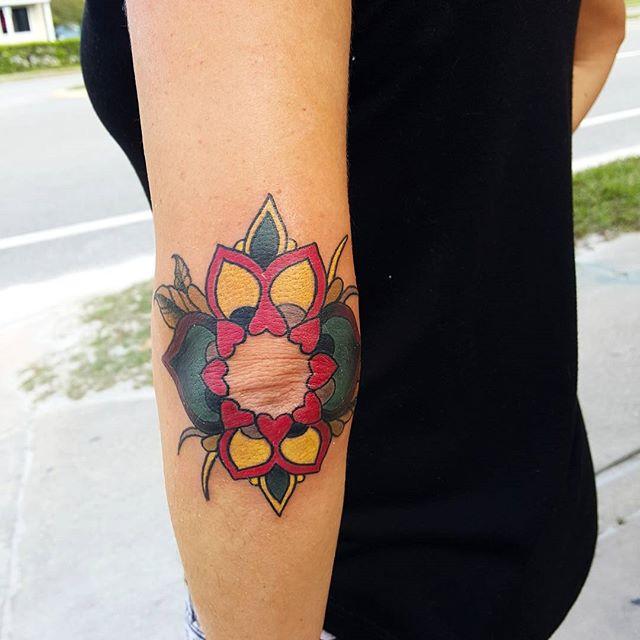 tatouage mandala 77