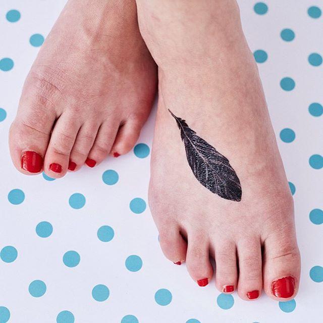 tatouage pied 115