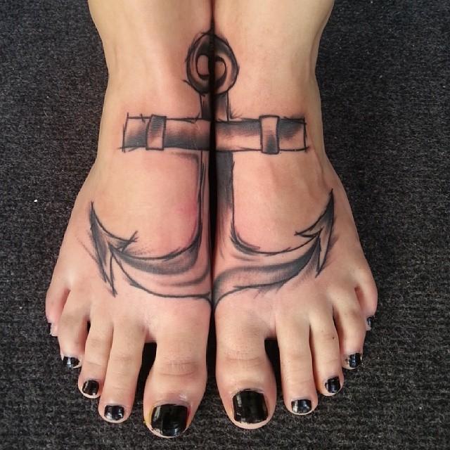 tatouage pied 131