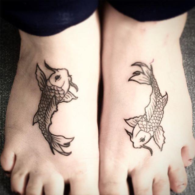 tatouage pied 171