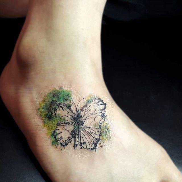 tatouage pied 173