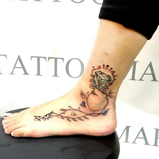 tatouage pied 63