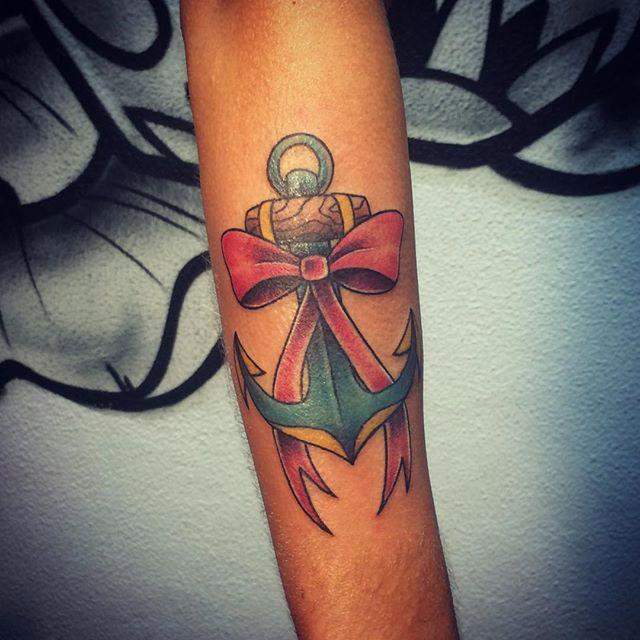 tatouage ancre 33
