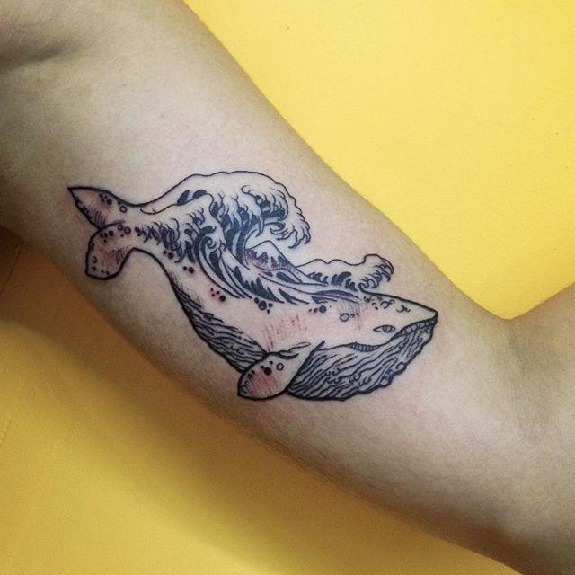 tatouage baleine 77