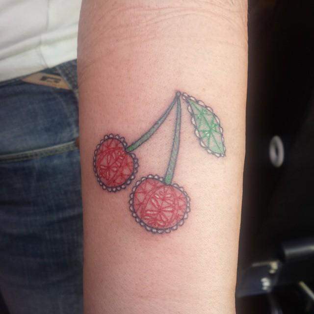 tatouage cerises 119