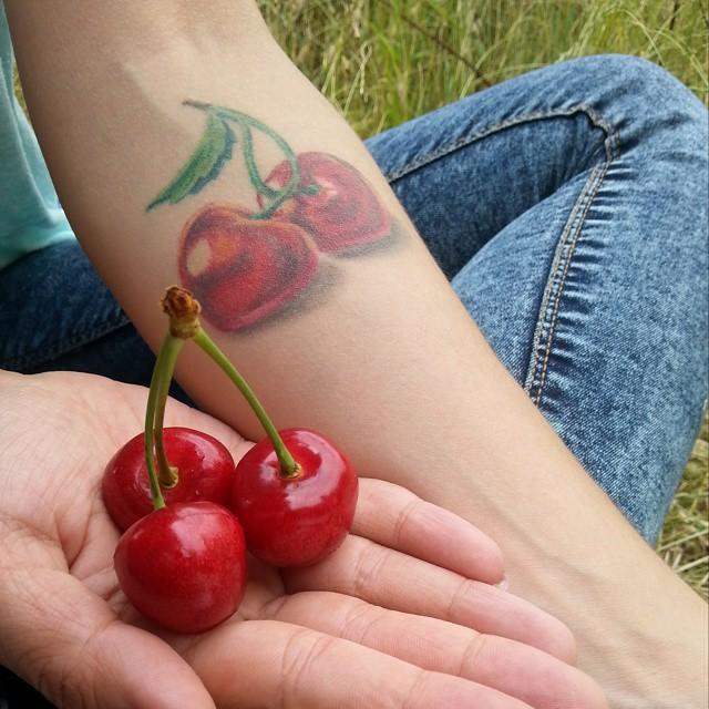 tatouage cerises 61