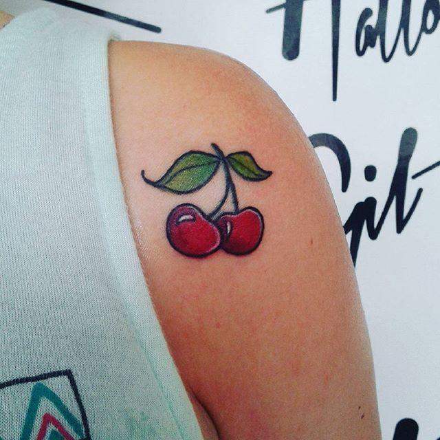 tatouage cerises 85