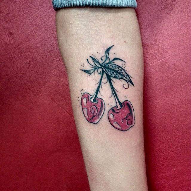 tatouage cerises 87