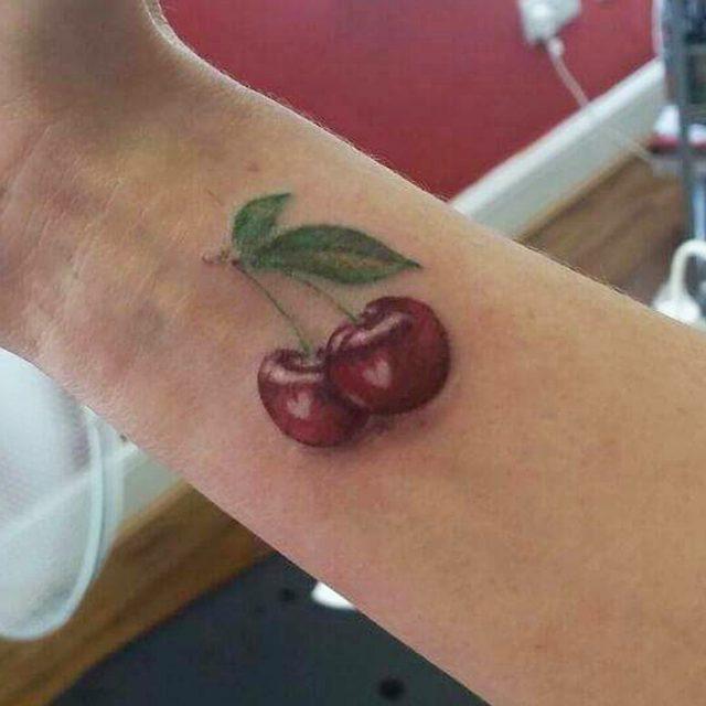 tatouage cerises 99