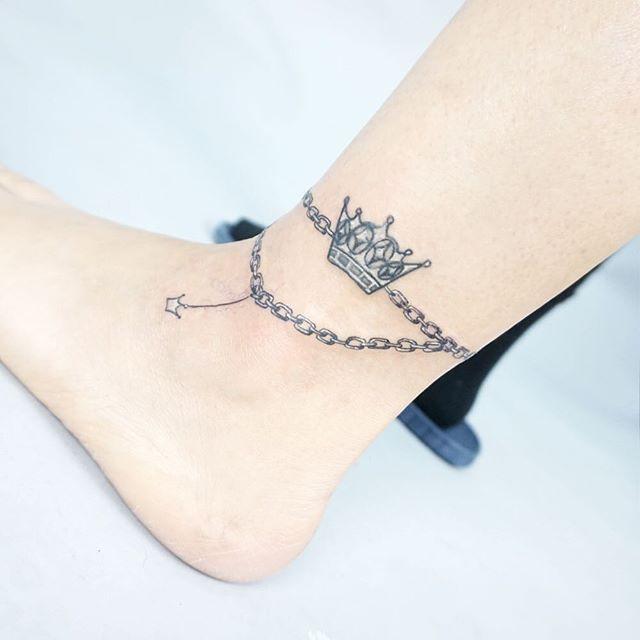 tatouage couronne 125