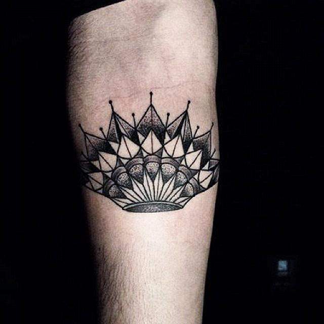 tatouage couronne 139