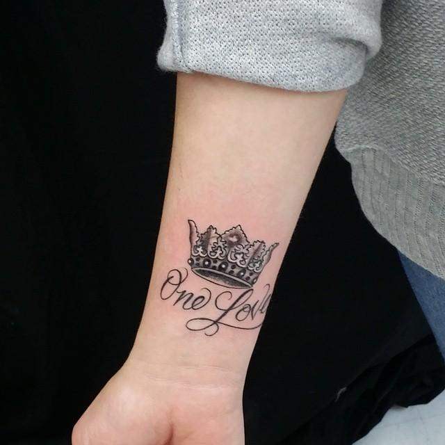 tatouage couronne 147