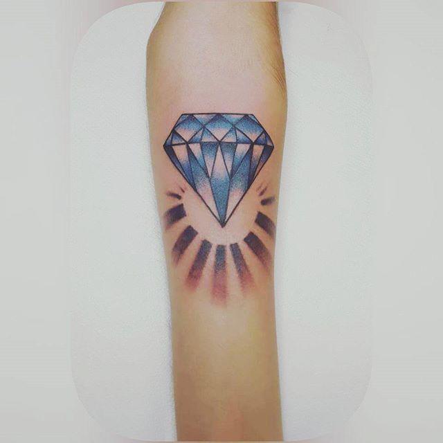 tatouage diamant 57