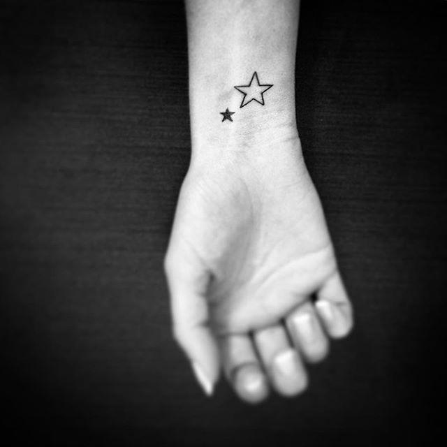 99 Tatouages représentant une ou plusieurs étoiles