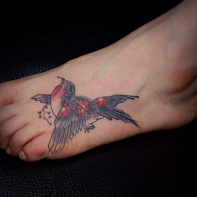 tatouage hirondelle 03