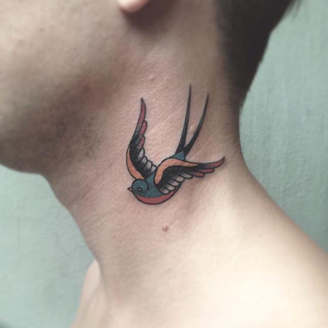 tatouage hirondelle 29