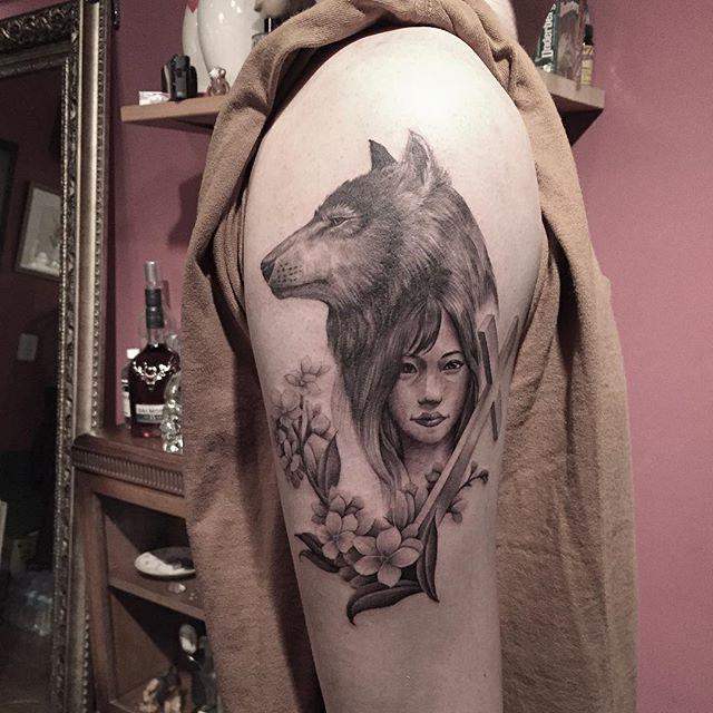 tatouage loup 13