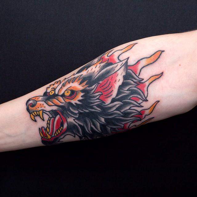 tatouage loup 131