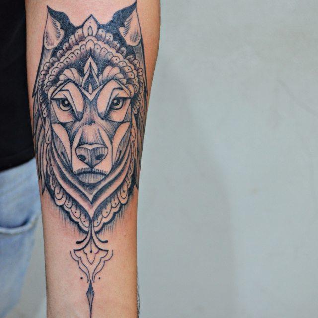 tatouage loup 23