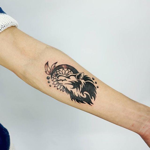 tatouage loup 57