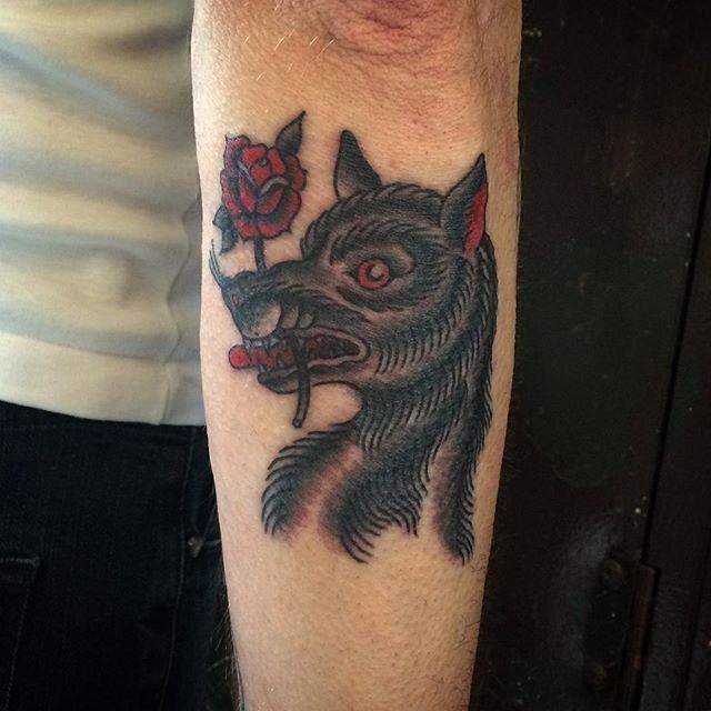 tatouage loup 67