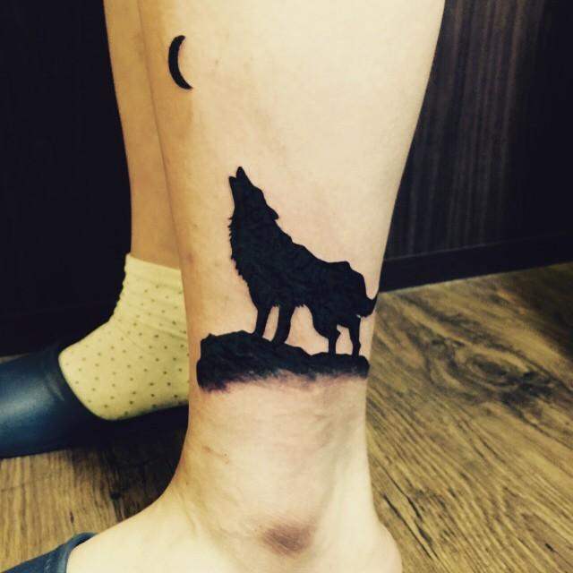 tatouage loup 73