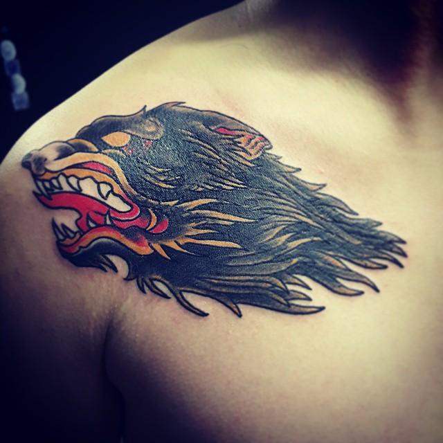 tatouage loup 95