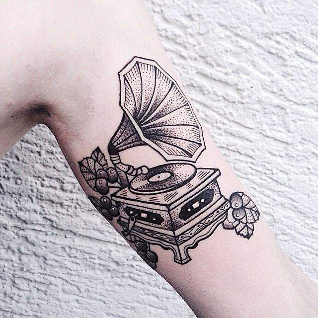 tatouage musicale 111