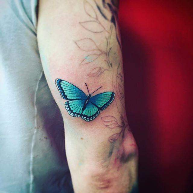 tatouage papillon 117