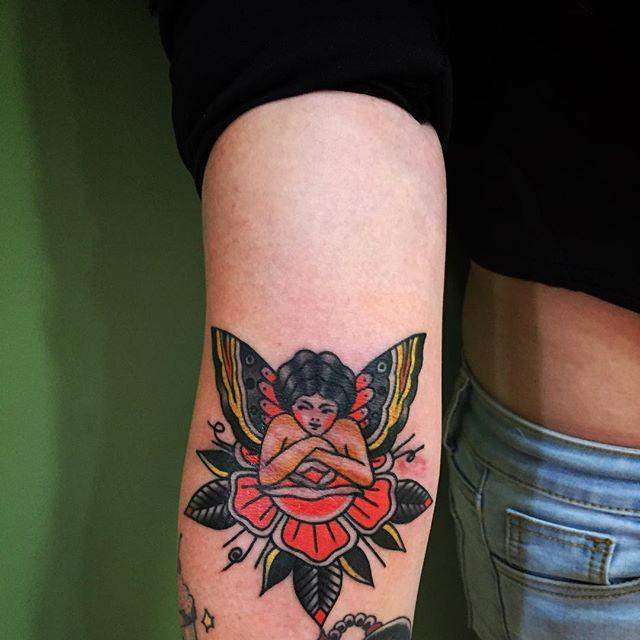 tatouage papillon 75