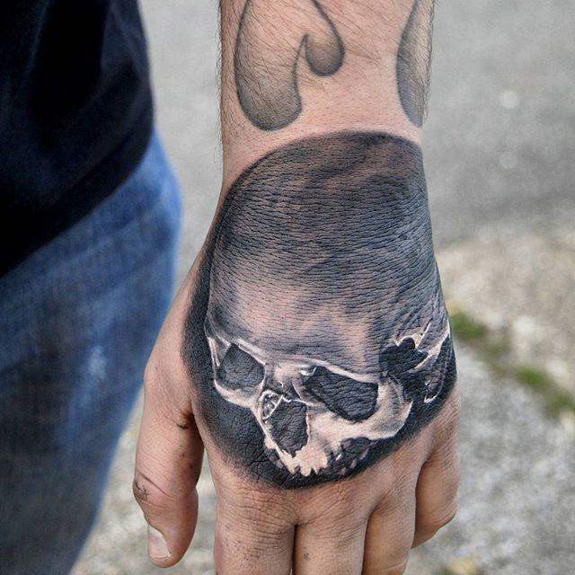 tatouage tete de mort 123