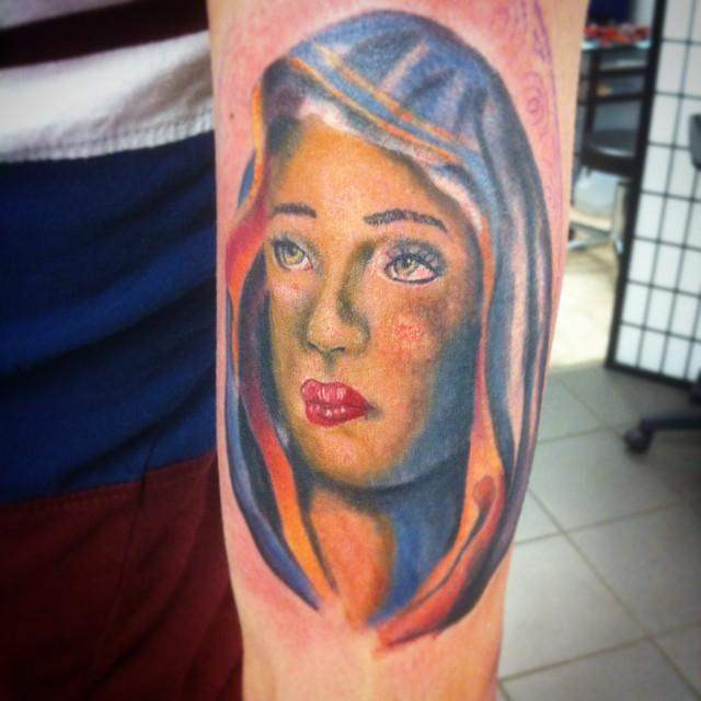 tatouage vierge marie 127