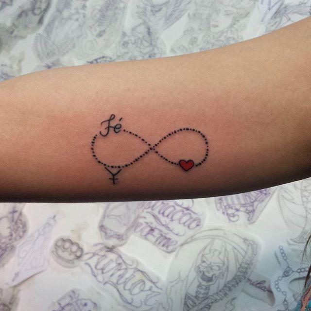 tatouage infini symbole 77