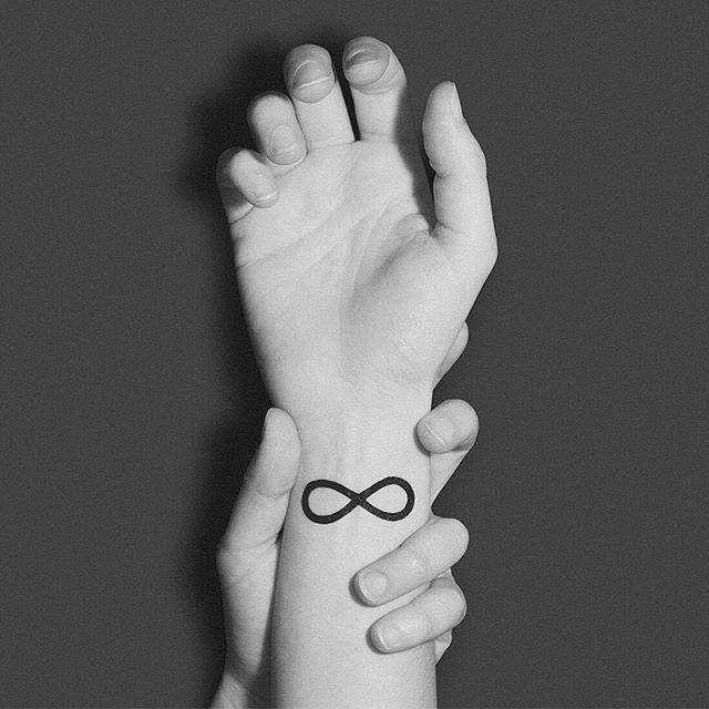 tatouage infini symbole 79