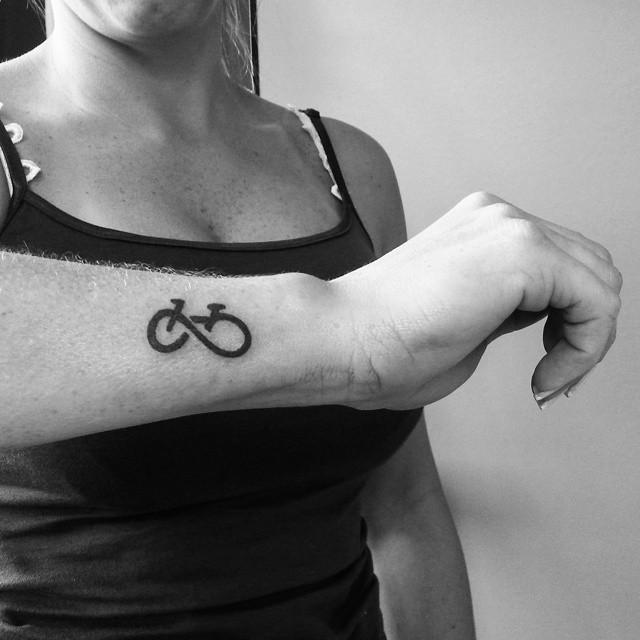 tatouage infini symbole 87