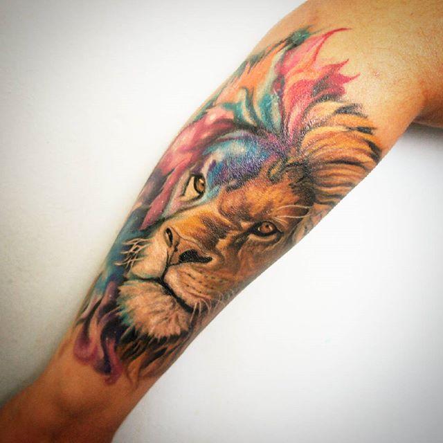 tatouage lion 15