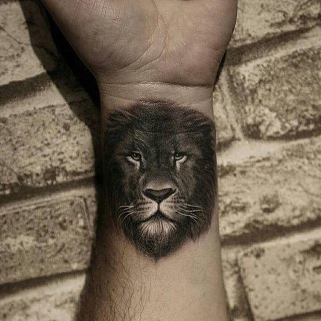 tatouage lion 19