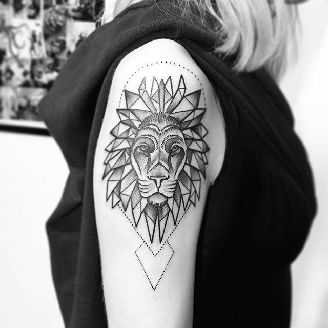 tatouage lion 35